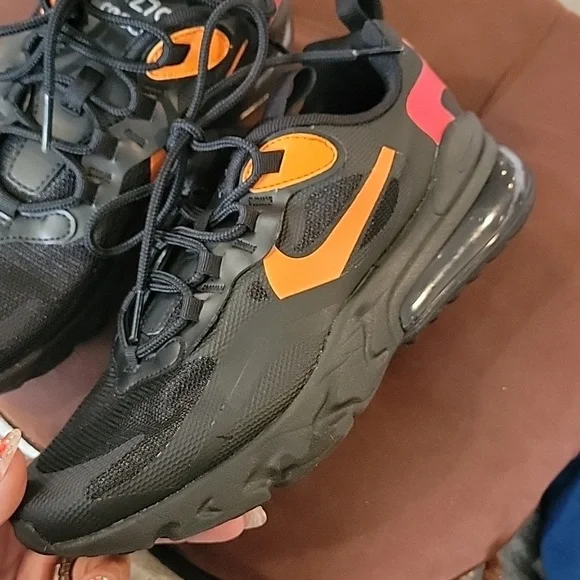 Nike - Picture 3 of 10